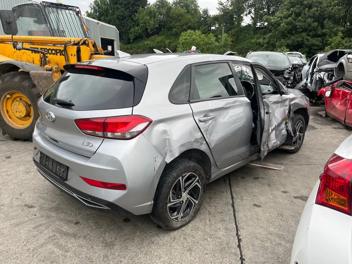 2021 Hyundai i30 for parts - Image 4