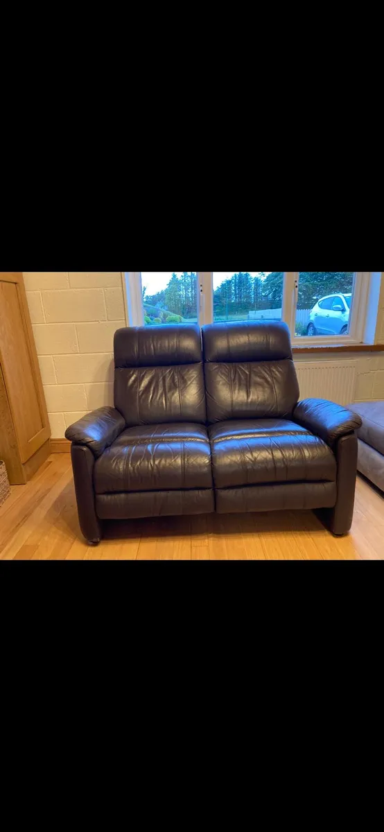 2 seater recliner - Image 1