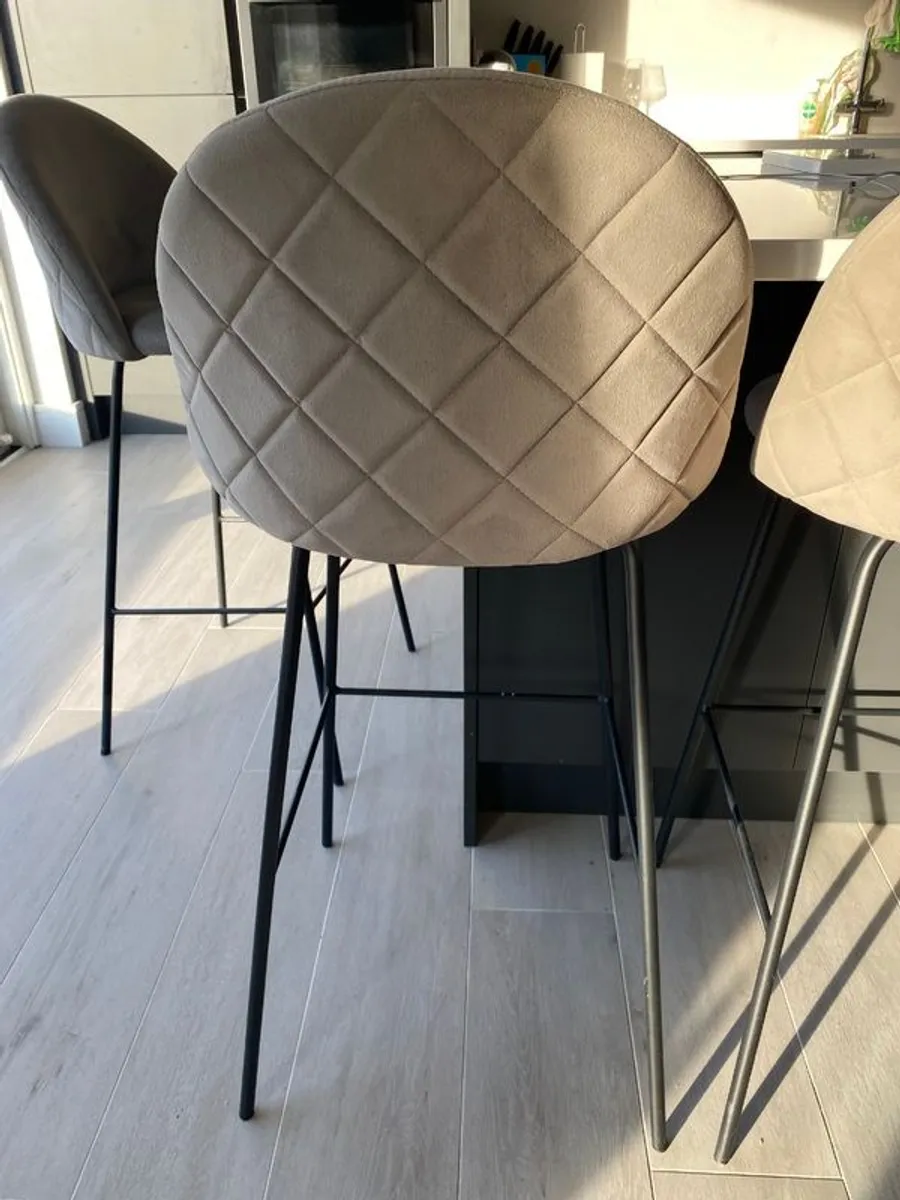 Bar stools - Image 1