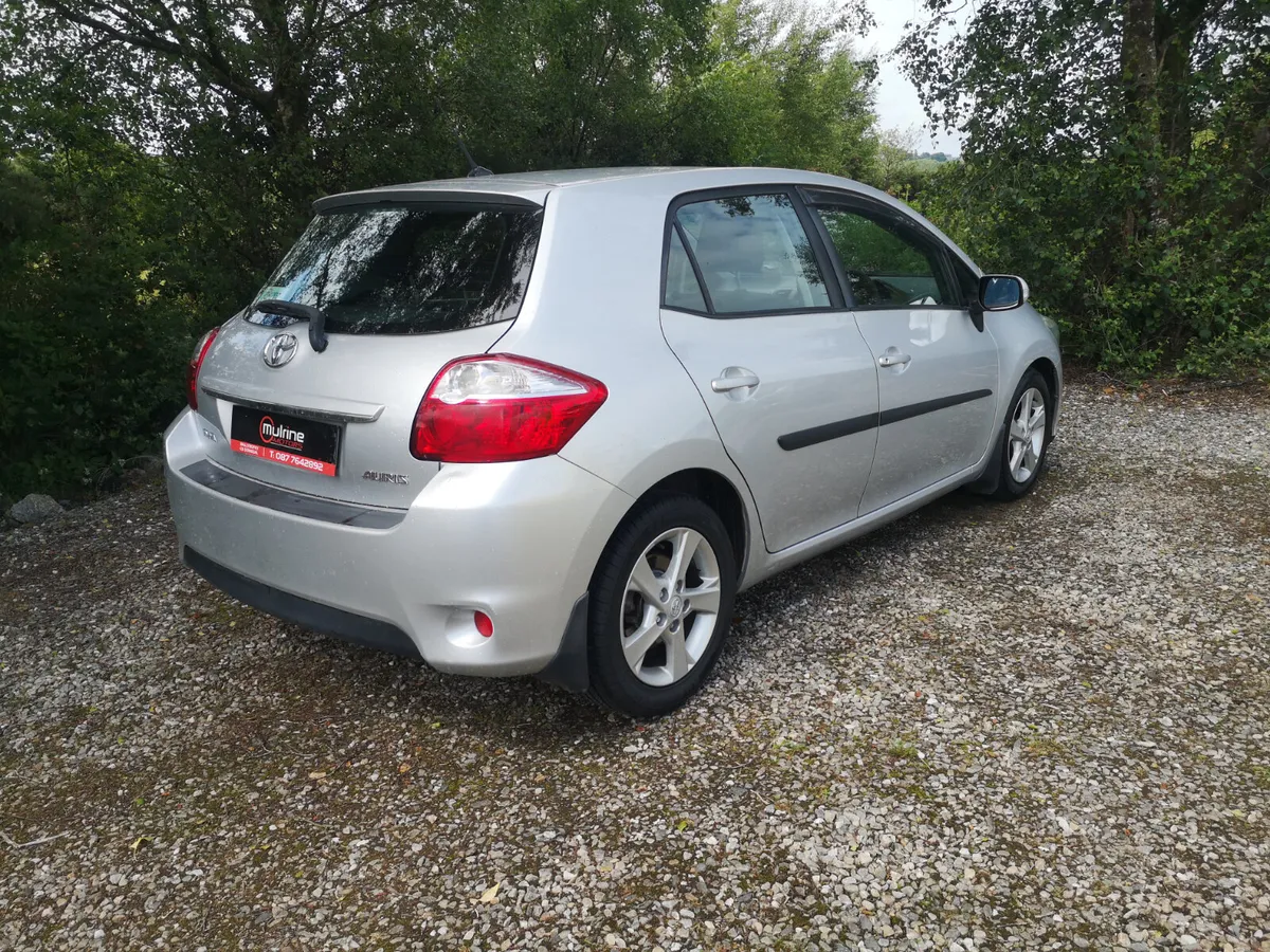 10 Toyota Auris 1.4D4D TR Model Low Mileage - Image 3