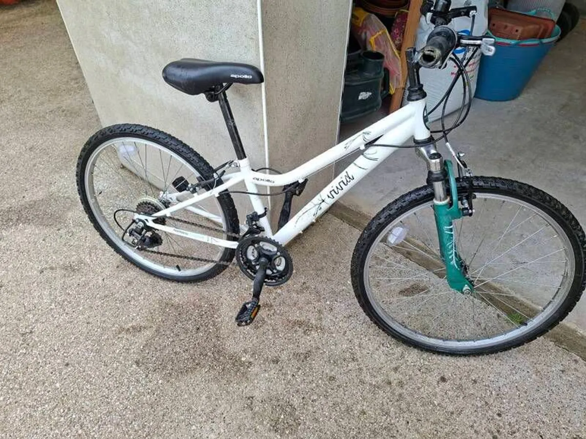 Girls bike - Image 1