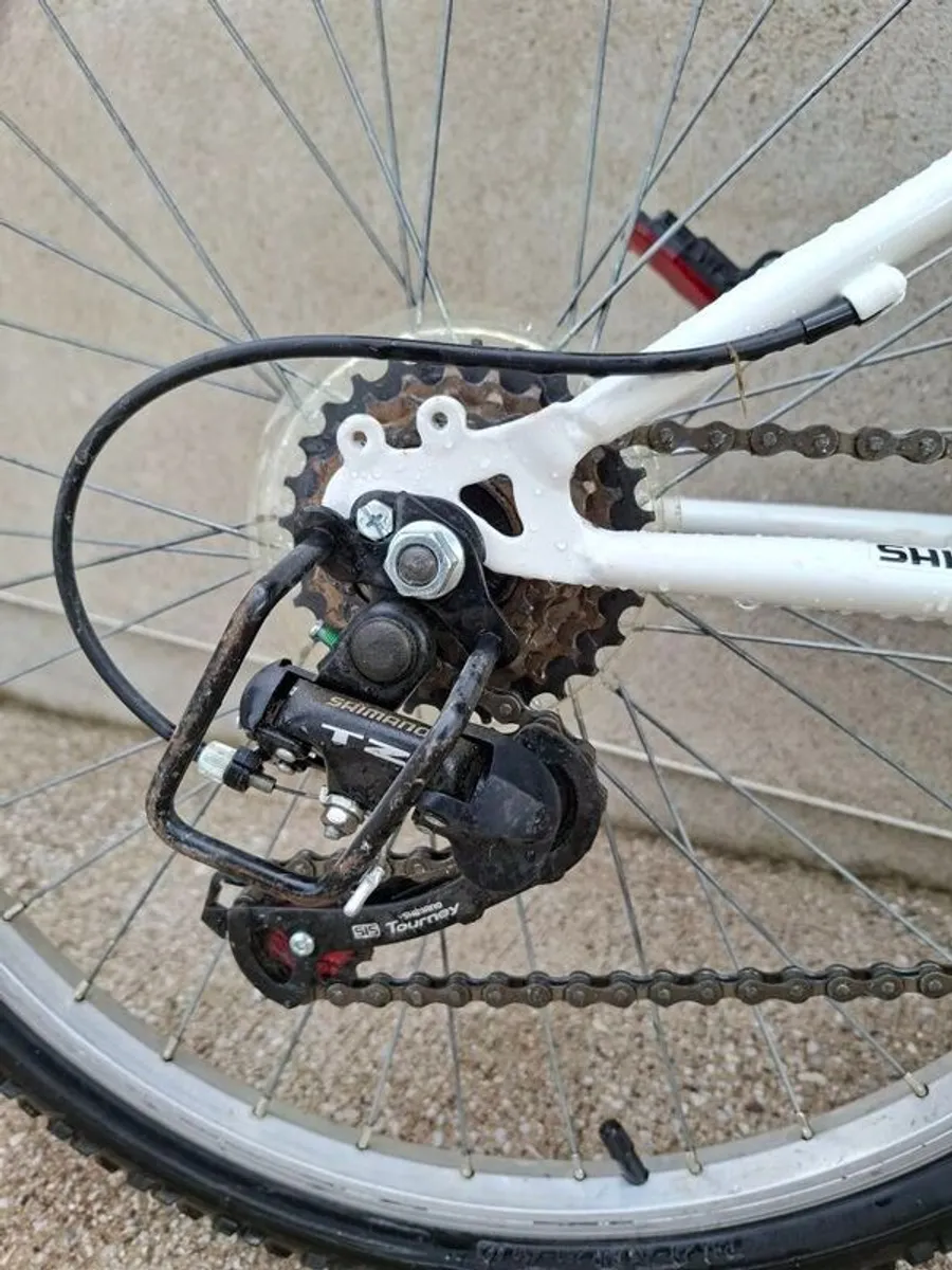 Girls bike - Image 3