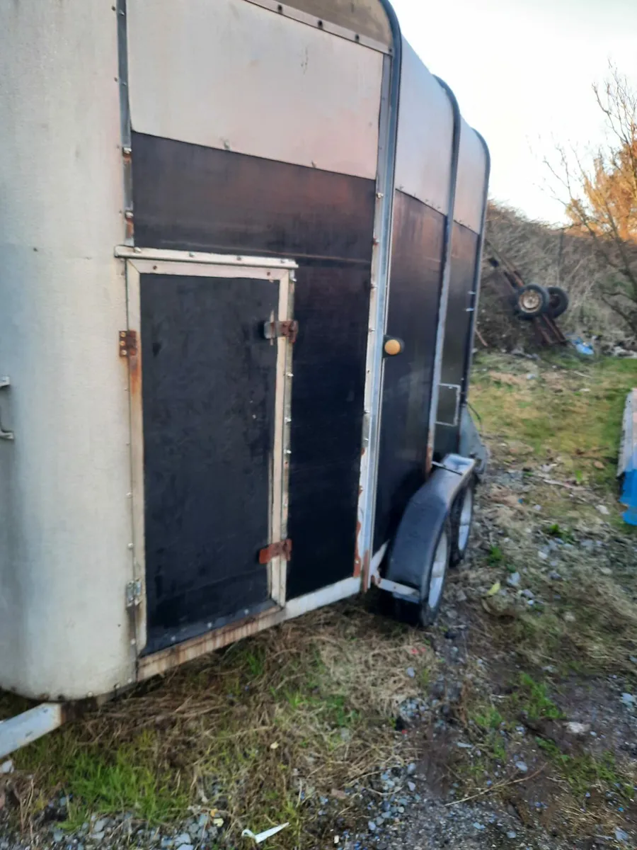 Horse trailer very good condition - Image 4