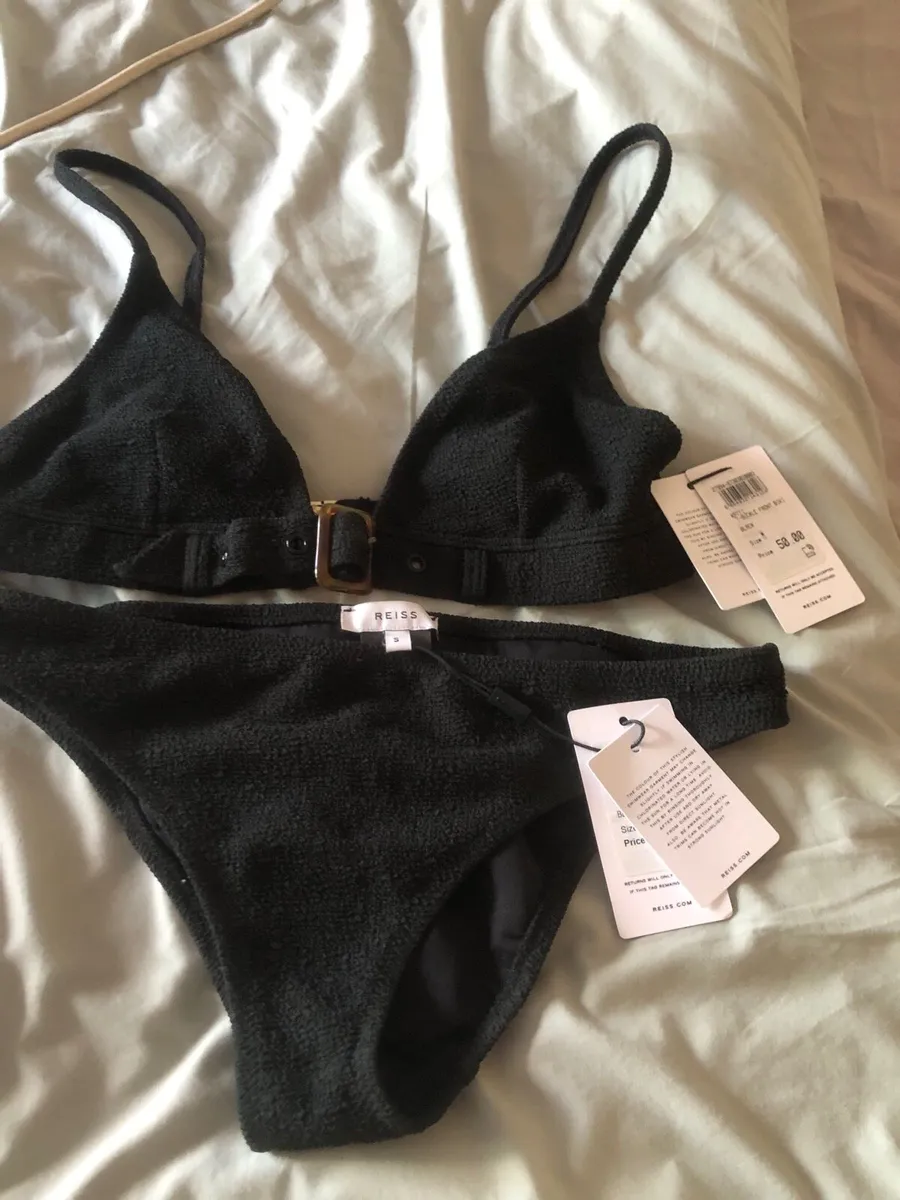 Ladies BNWT biniki top size M bottoms size S €30 - Image 2