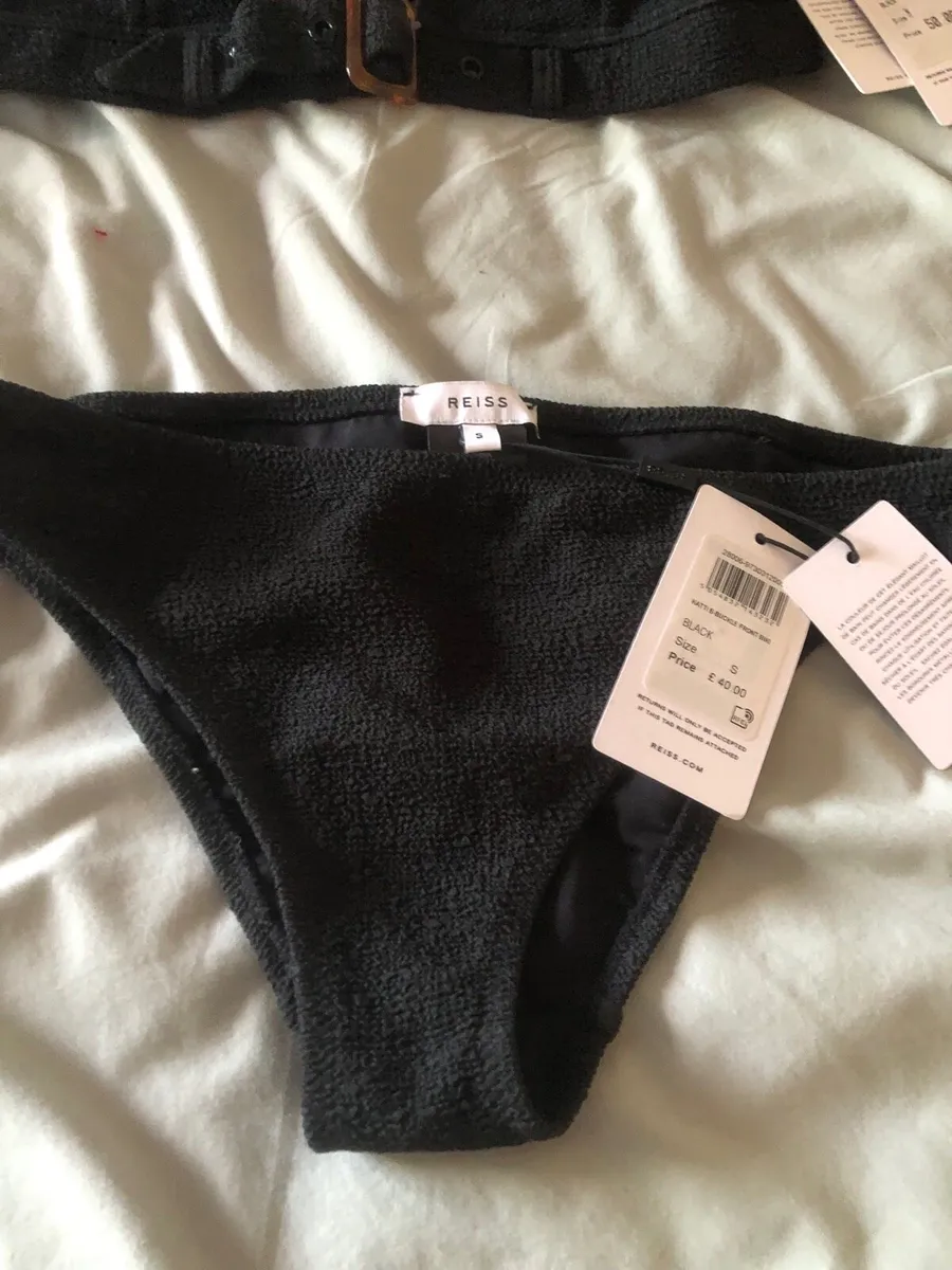 Ladies BNWT biniki top size M bottoms size S €30 - Image 3