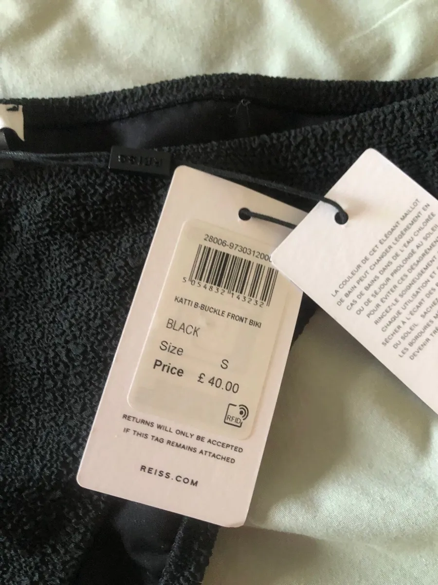 Ladies BNWT biniki top size M bottoms size S €30 - Image 4