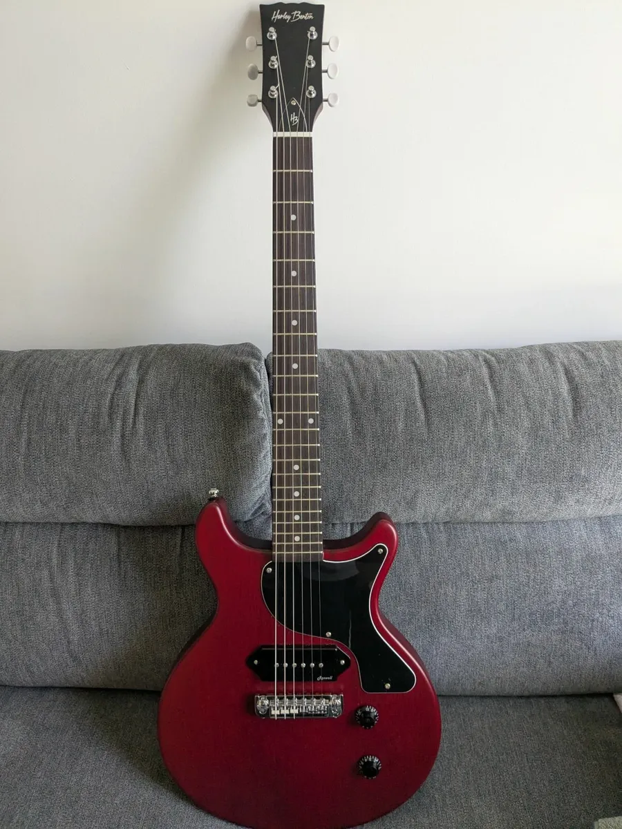 Harley Benton DC-Junior (with gig bag & cable) - Image 1