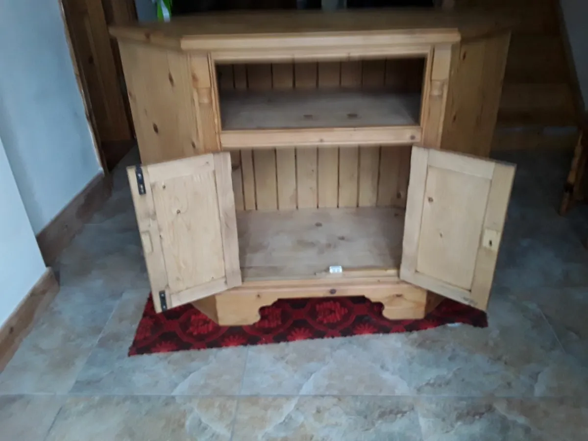 Large solid pine unit plenty of storage - Image 3