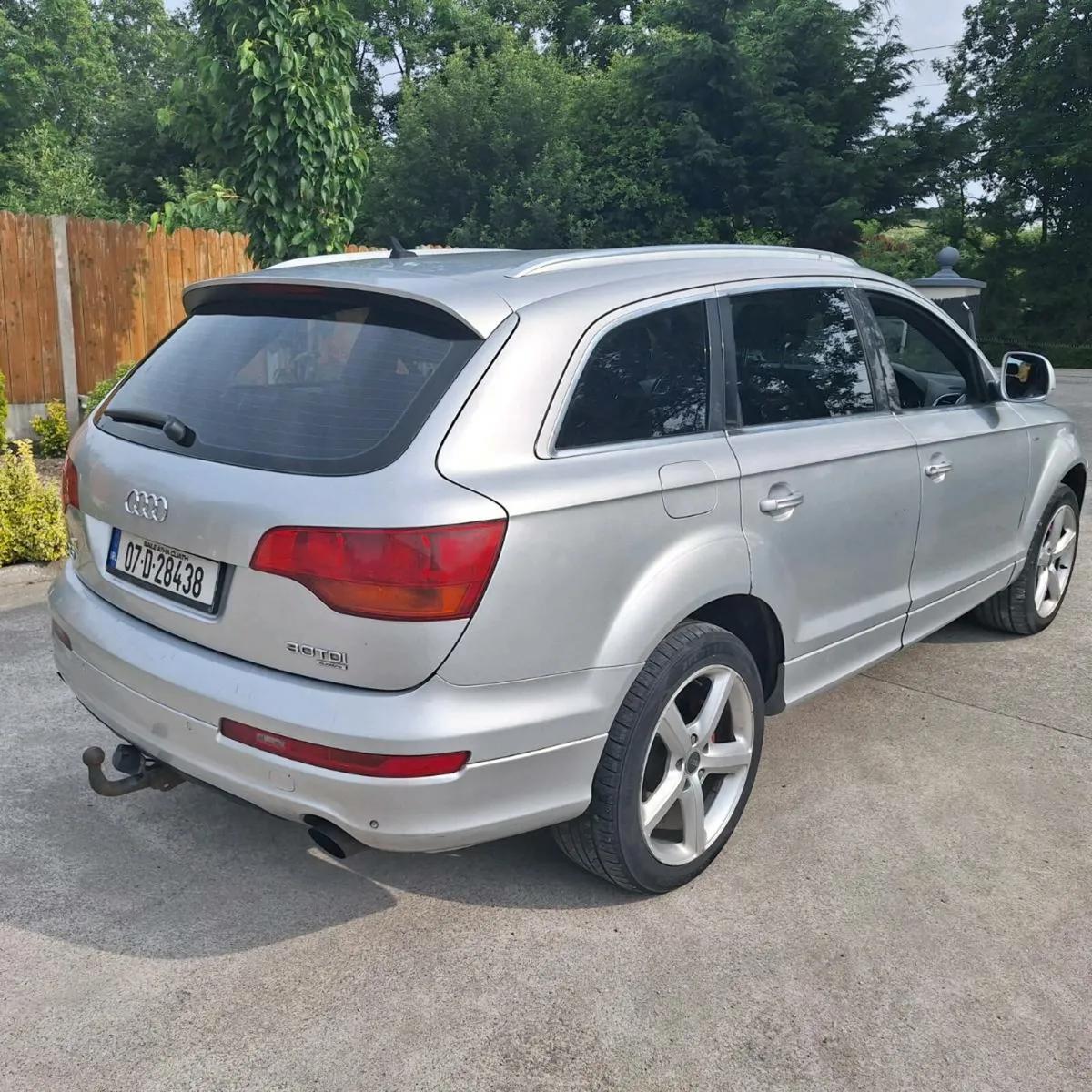 Audi Q7 - Image 2