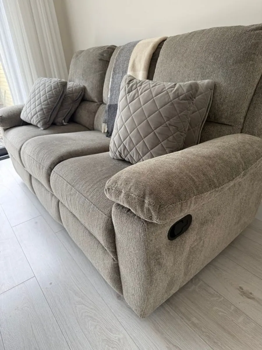 Couches - Image 3