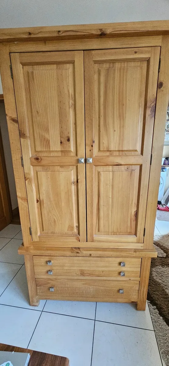 Wardrobe - Image 4