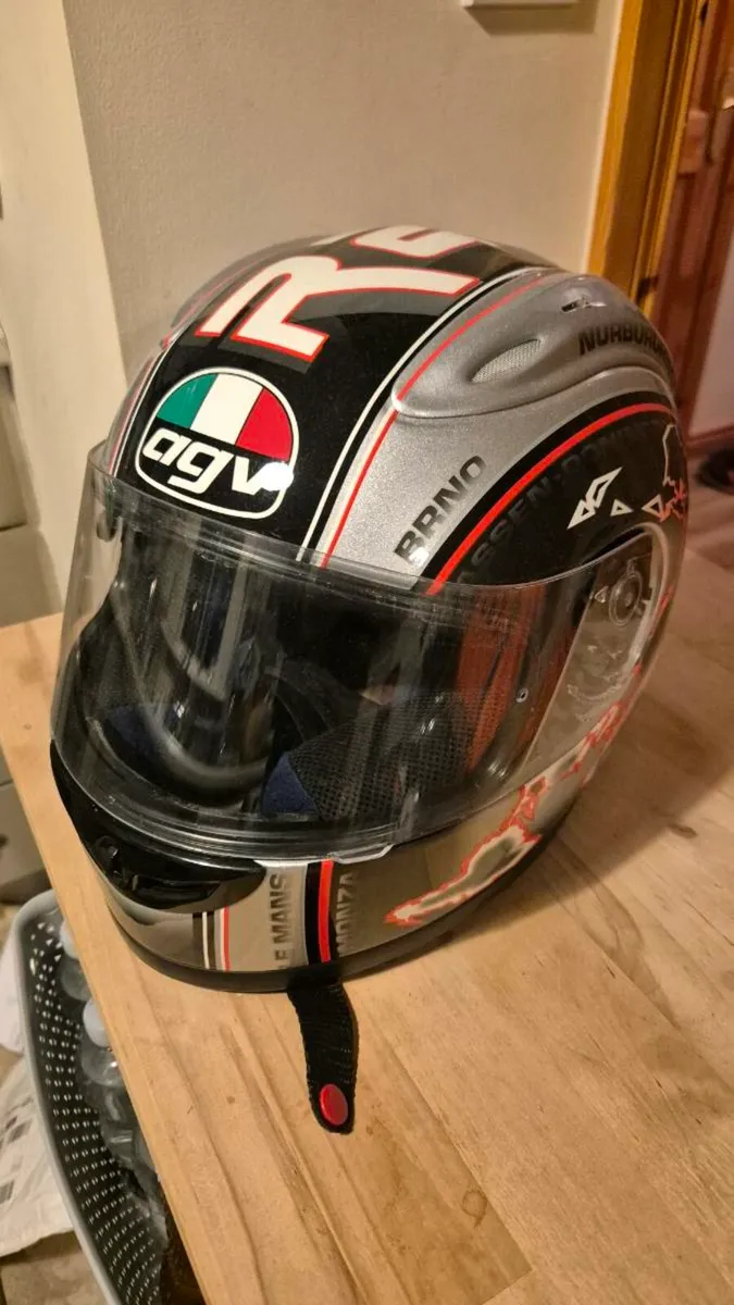 Agv motorbike helmet - Image 3