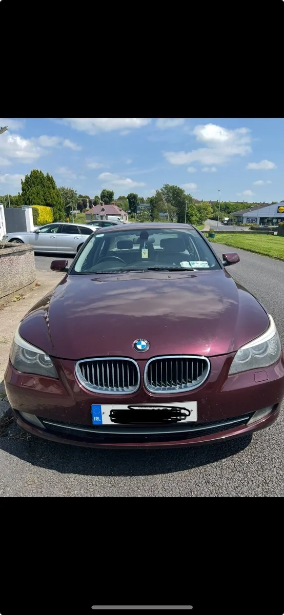 BMW 5-Series 2009 - Image 1
