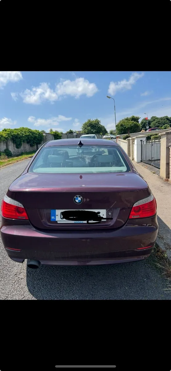 BMW 5-Series 2009 - Image 2