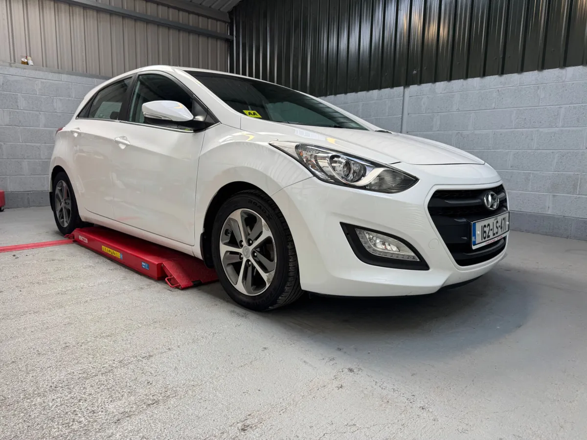162 HYUNDAI i30         1 OWNER - Image 1