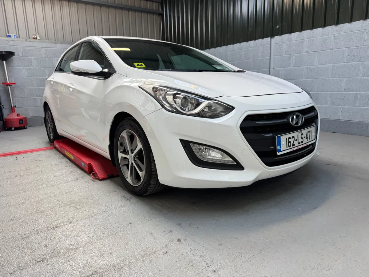 162 HYUNDAI i30         1 OWNER - Image 2