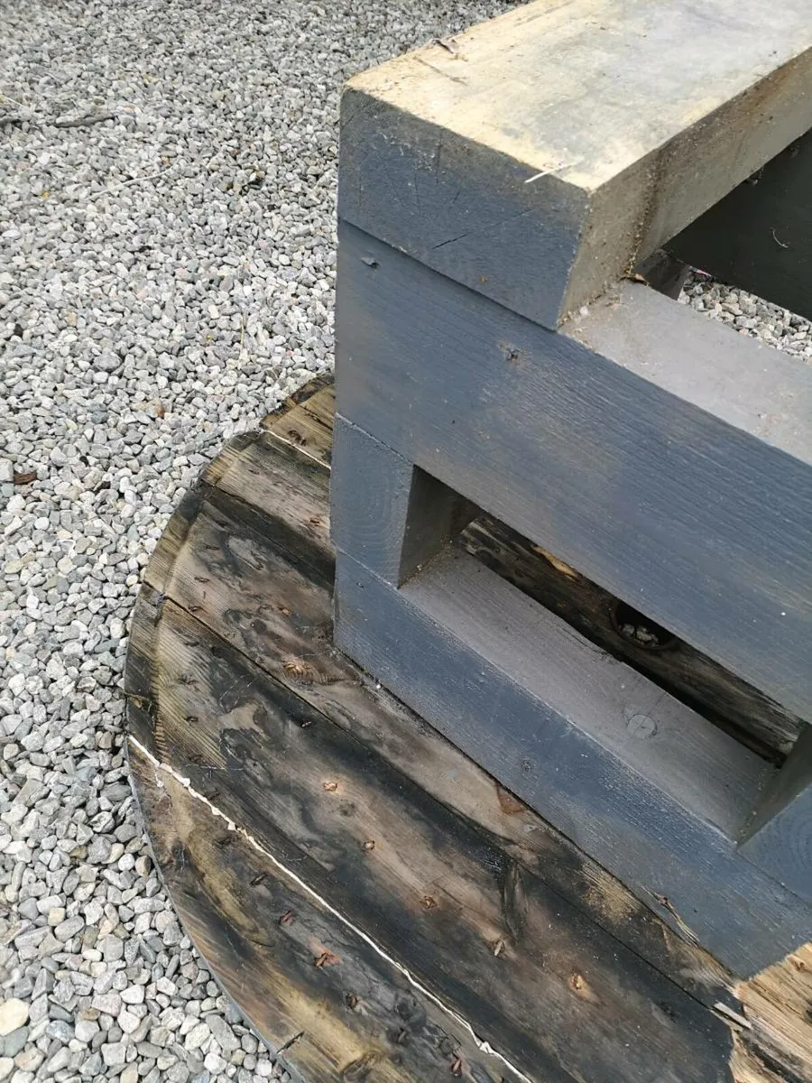 Free to take away Wood table - Image 1