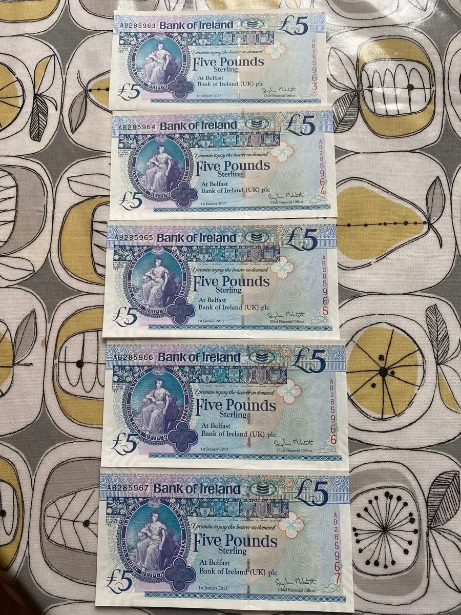 Bank notes - Image 1