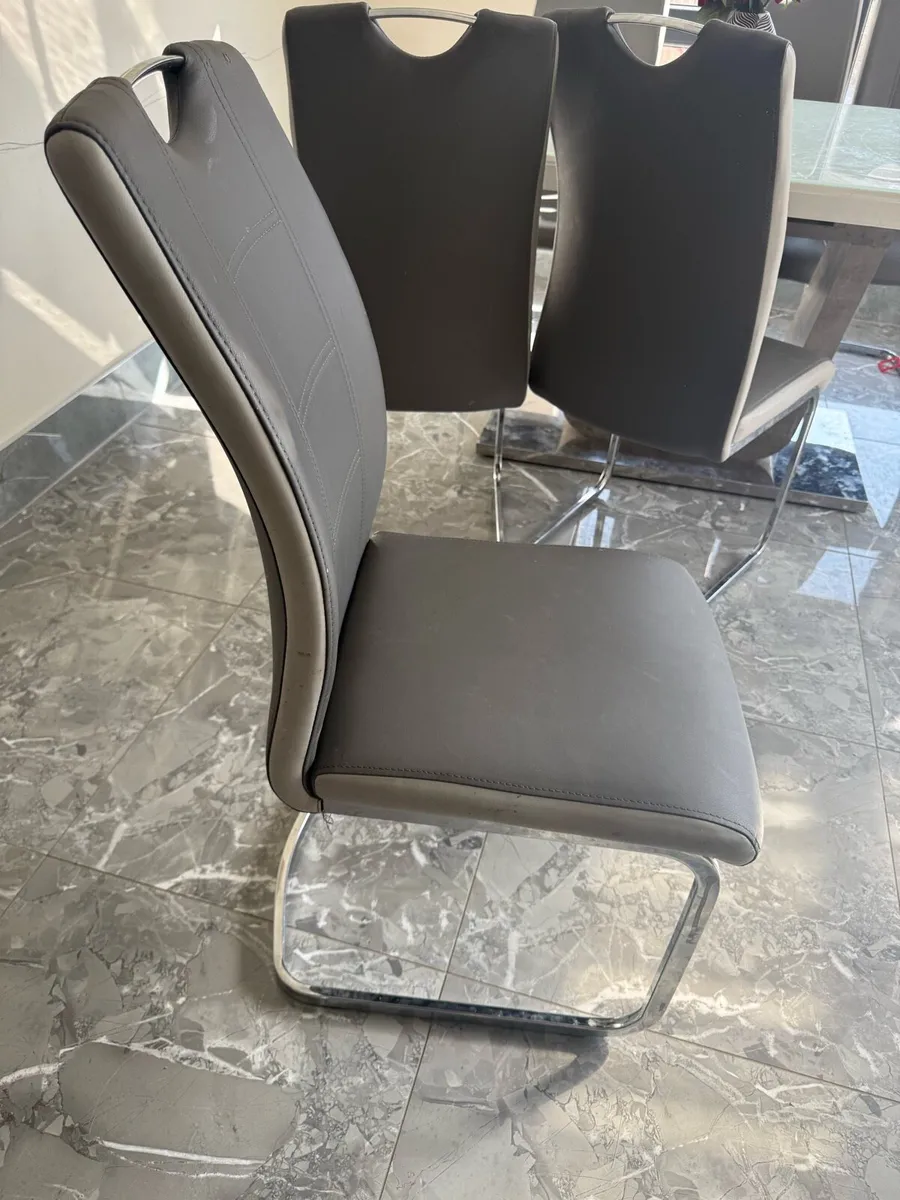 Dinning chair - Image 1