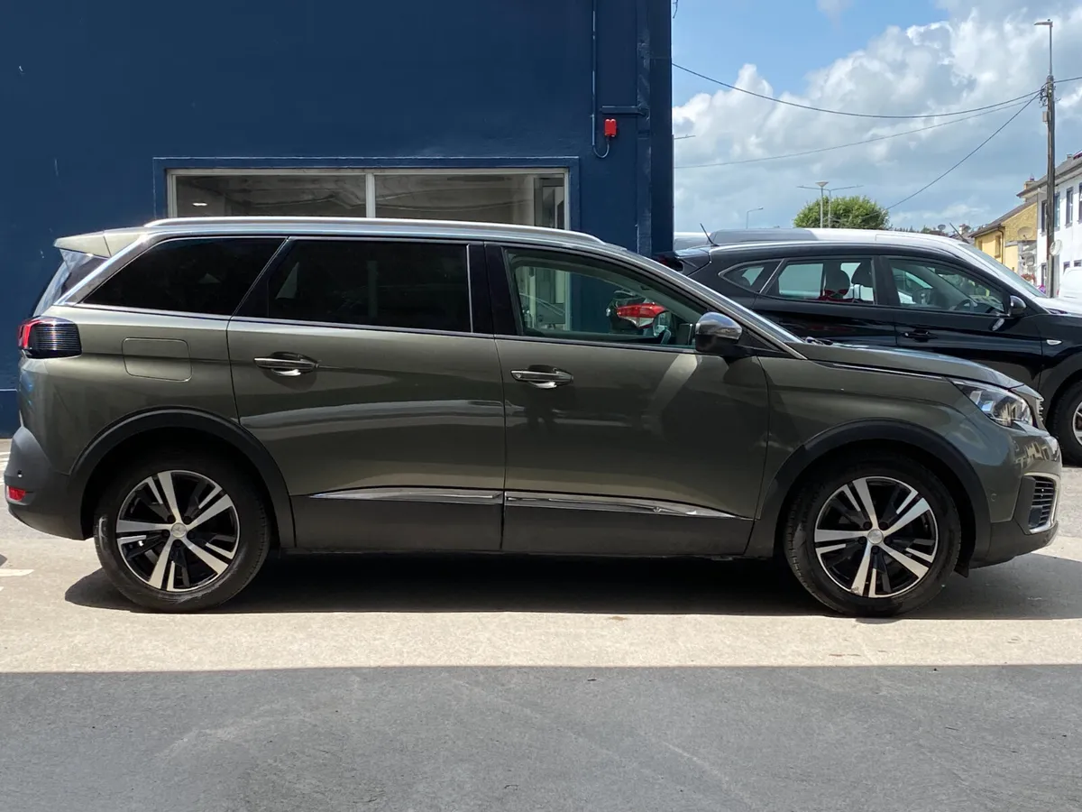 Peugeot 5008 Allure 1.5 Blue HDI 130 - Image 2