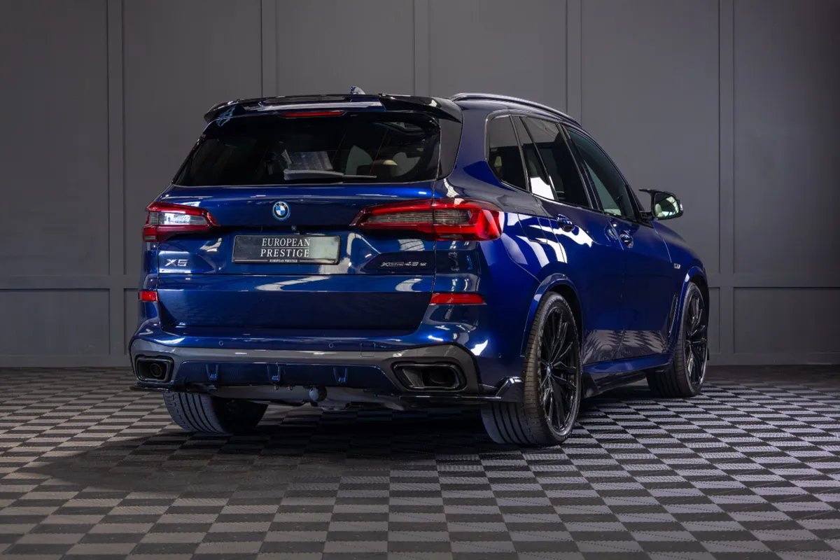 2022 BMW X5 X-Drive 45e M-Sport - Image 3