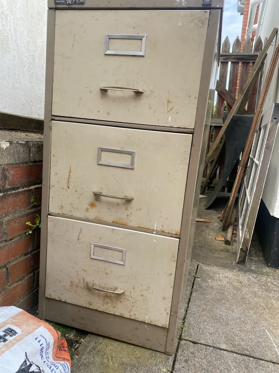 FREE - Filing cabinet
