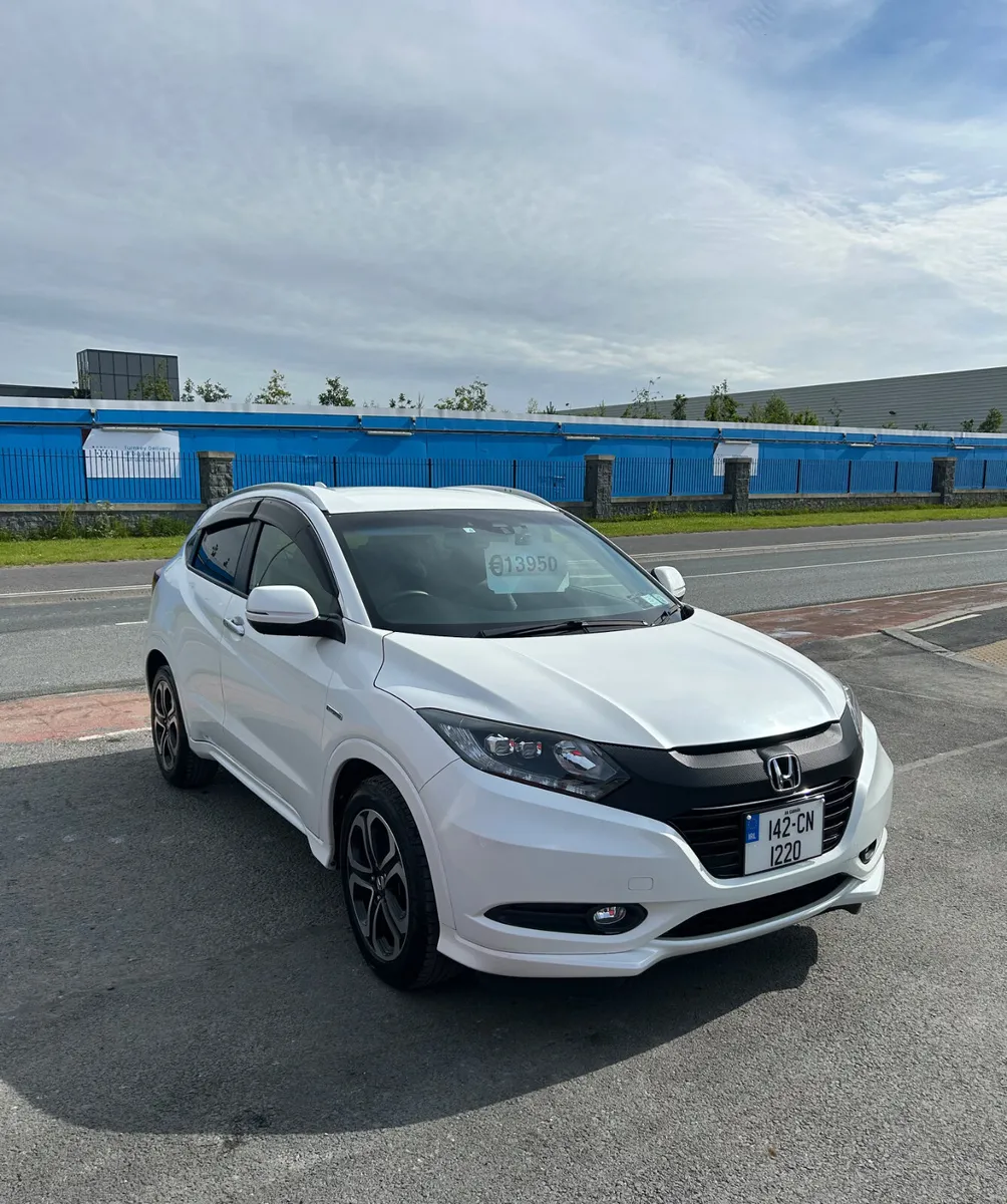 2014 Honda Vezel 1.5 Hybrid Auto HIGH SPEC MODEL - Image 3