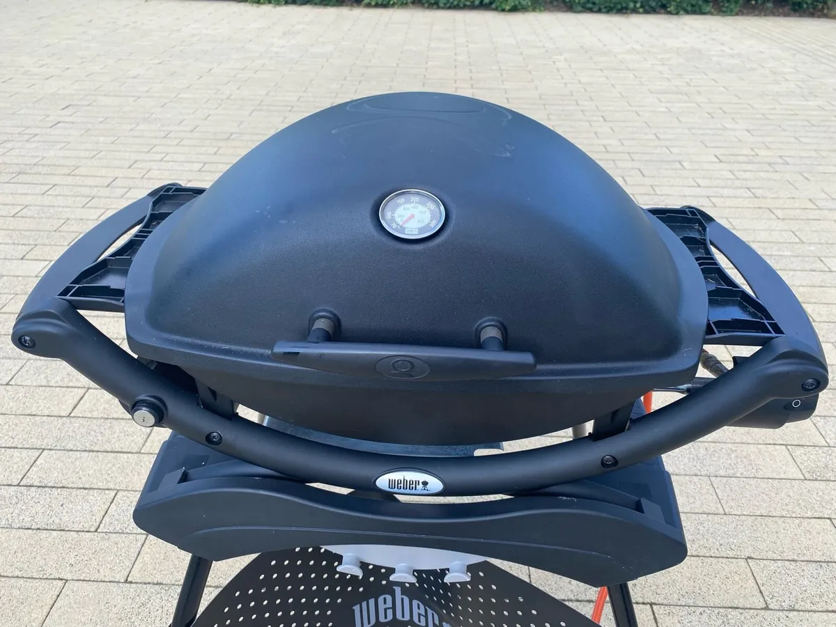 Weber Q2200 gas BBQ - Image 1