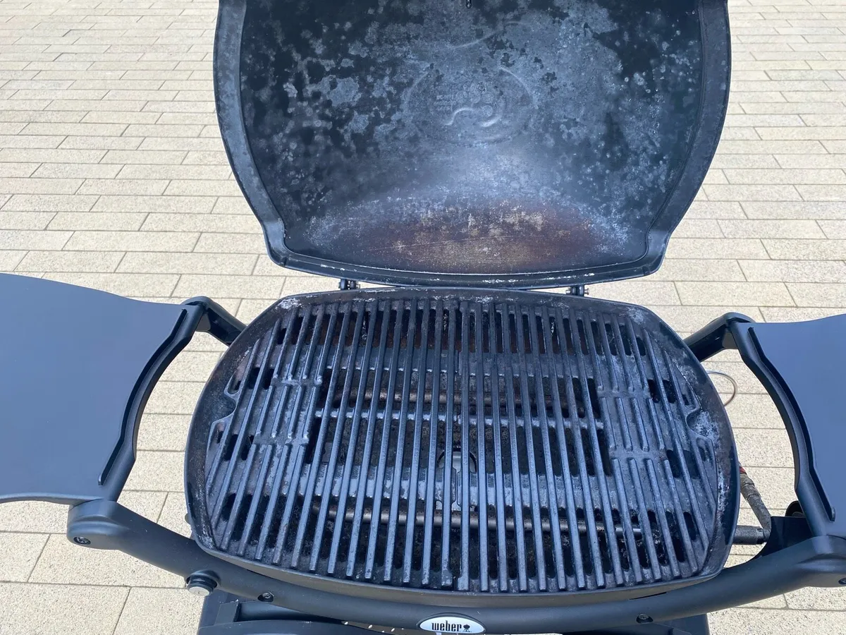 Weber Q2200 gas BBQ - Image 4