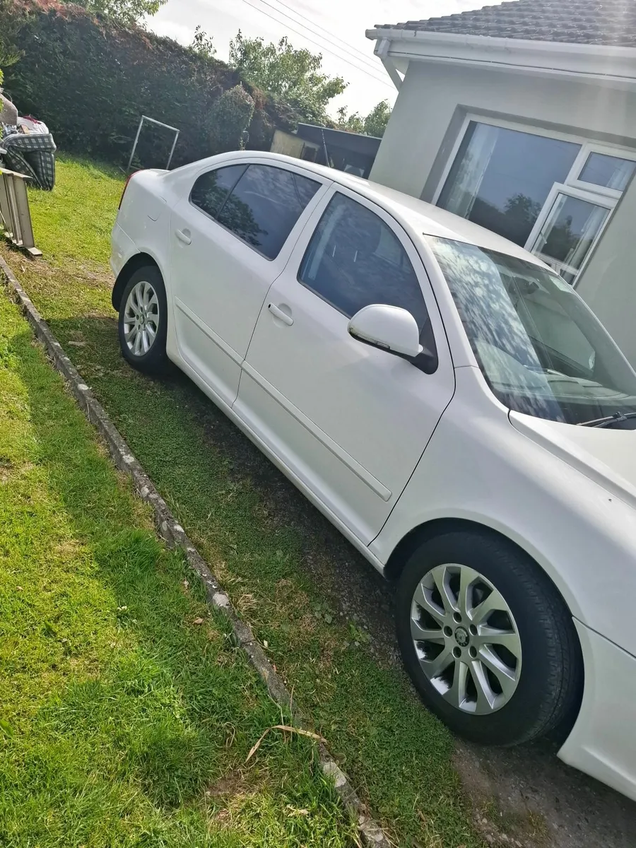 Skoda Octavia 2010 - Image 1