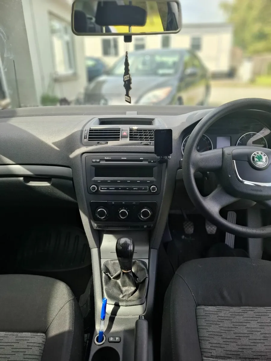 Skoda Octavia 2010 - Image 3