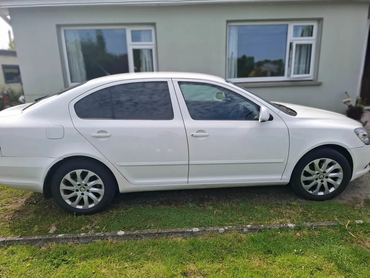 Skoda Octavia 2010 - Image 4
