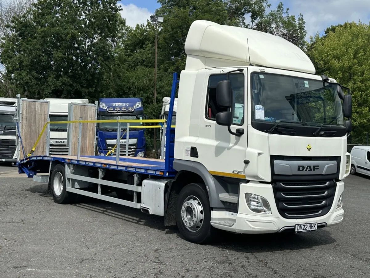 2022 DAF CF 410, 18 TONNE BEAVERTAIL ON FULL AIR - Image 1