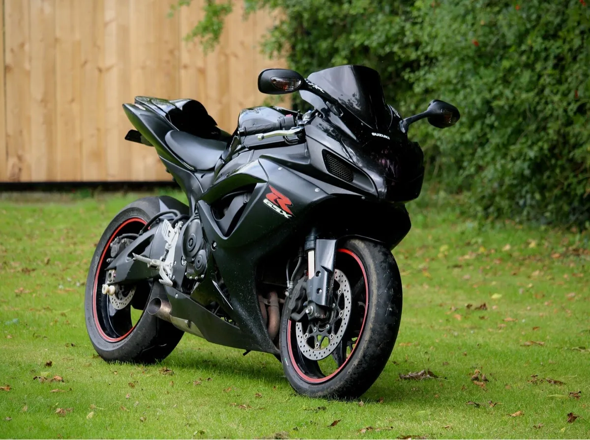 2007 SUZUKI GSXR 750 (K7 BLACK EDITION) - Image 4