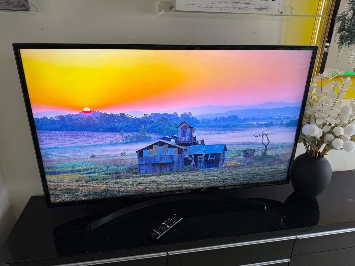 LG 50 SMART 4K ULTRA HD TV in swords - Image 4