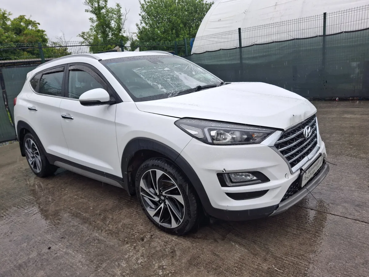 *201 Hyundai Tucson  4x4  Automatic - Image 2