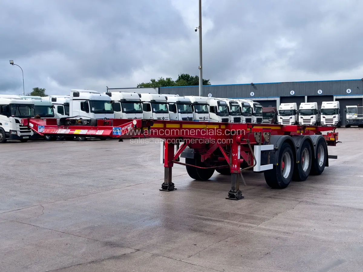 2017 DENNISON SLIDING SKELETAL TRI AXLE TRAILER - Image 3