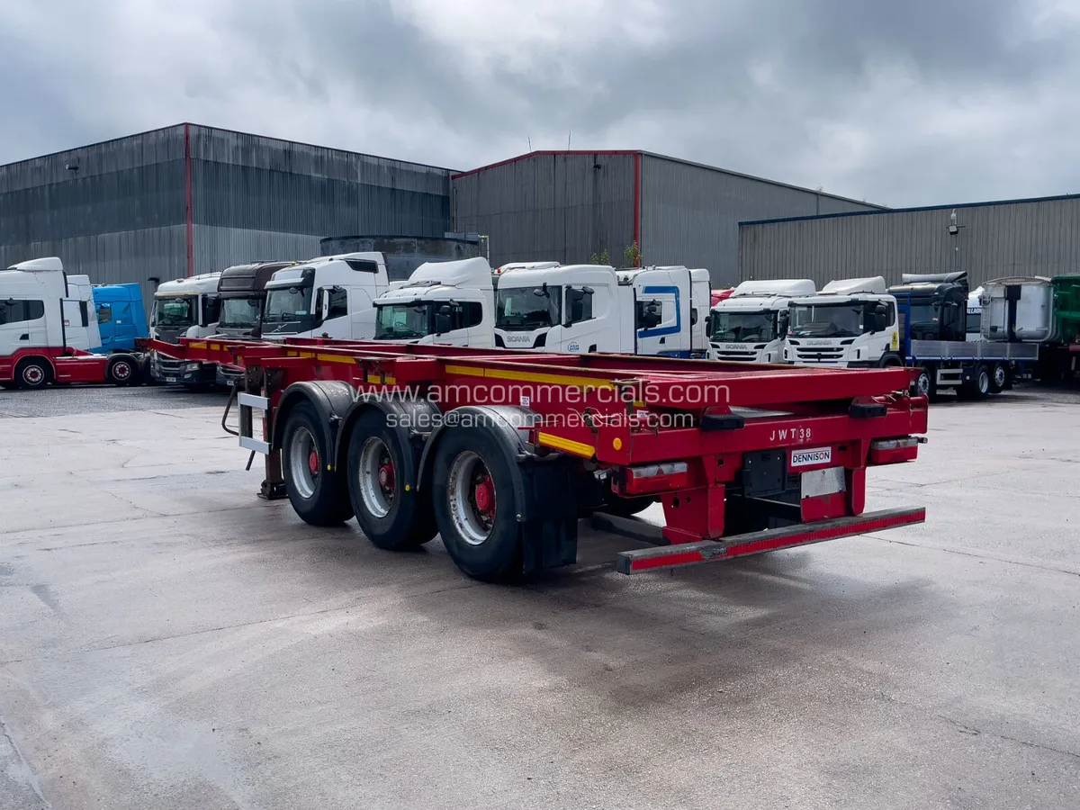 2017 DENNISON SLIDING SKELETAL TRI AXLE TRAILER - Image 4