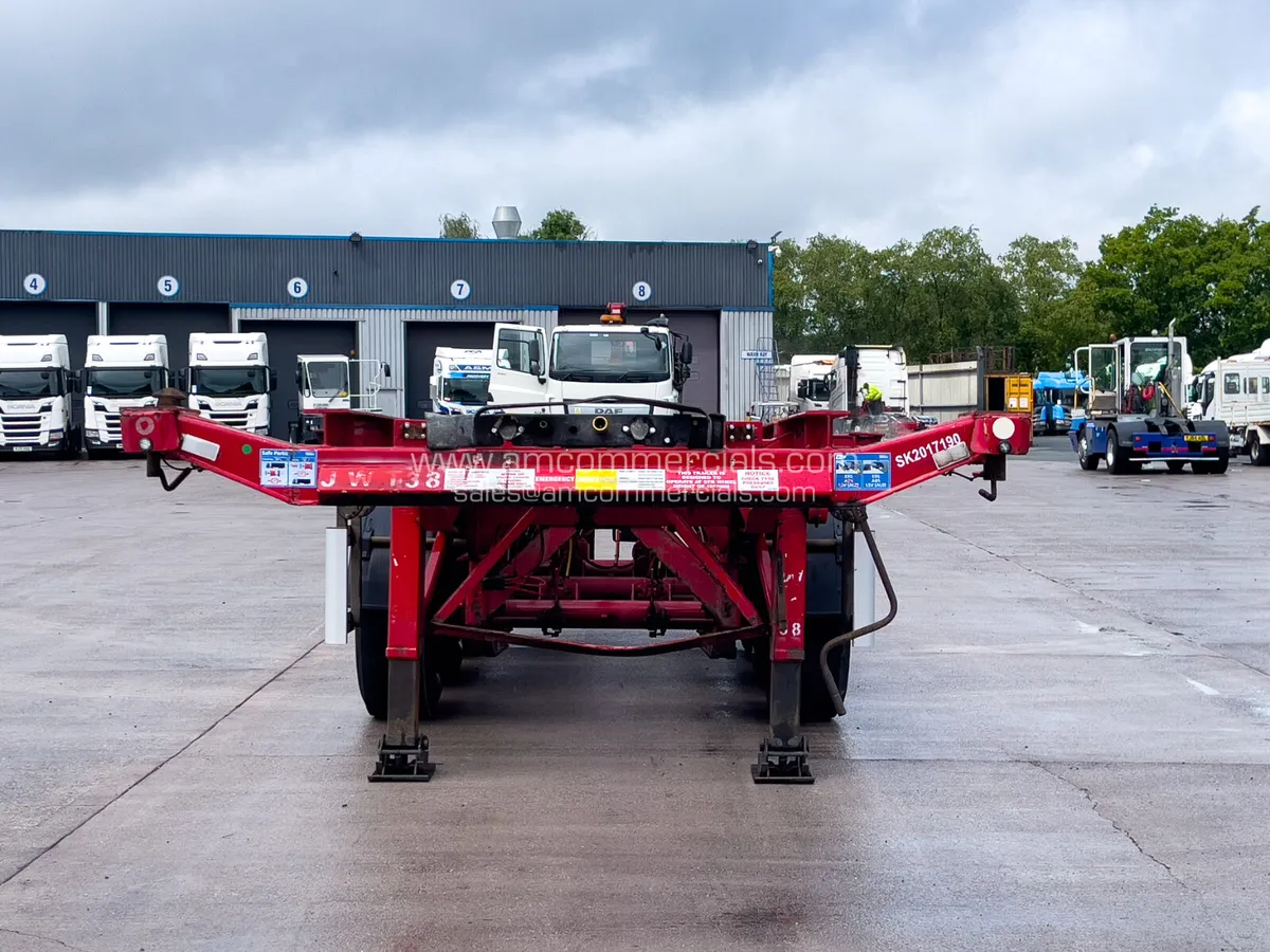 2017 DENNISON SLIDING SKELETAL TRI AXLE TRAILER - Image 2