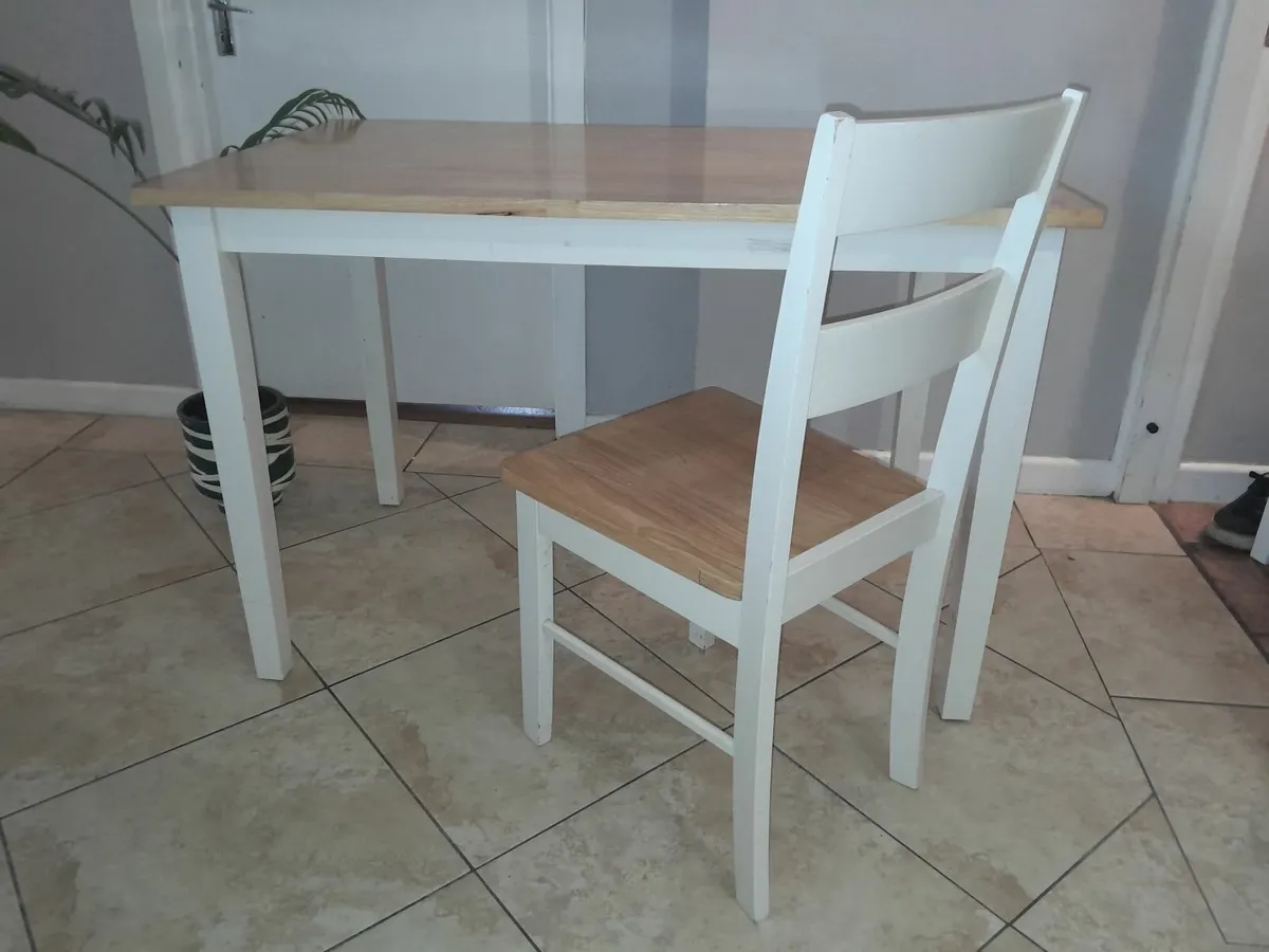 Kitchen table - Image 1