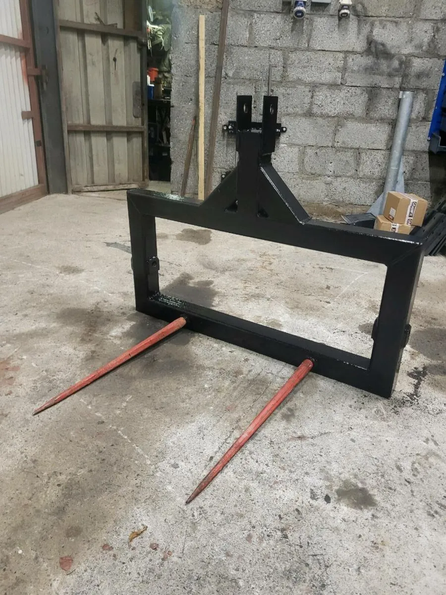 Bale spike - Image 1
