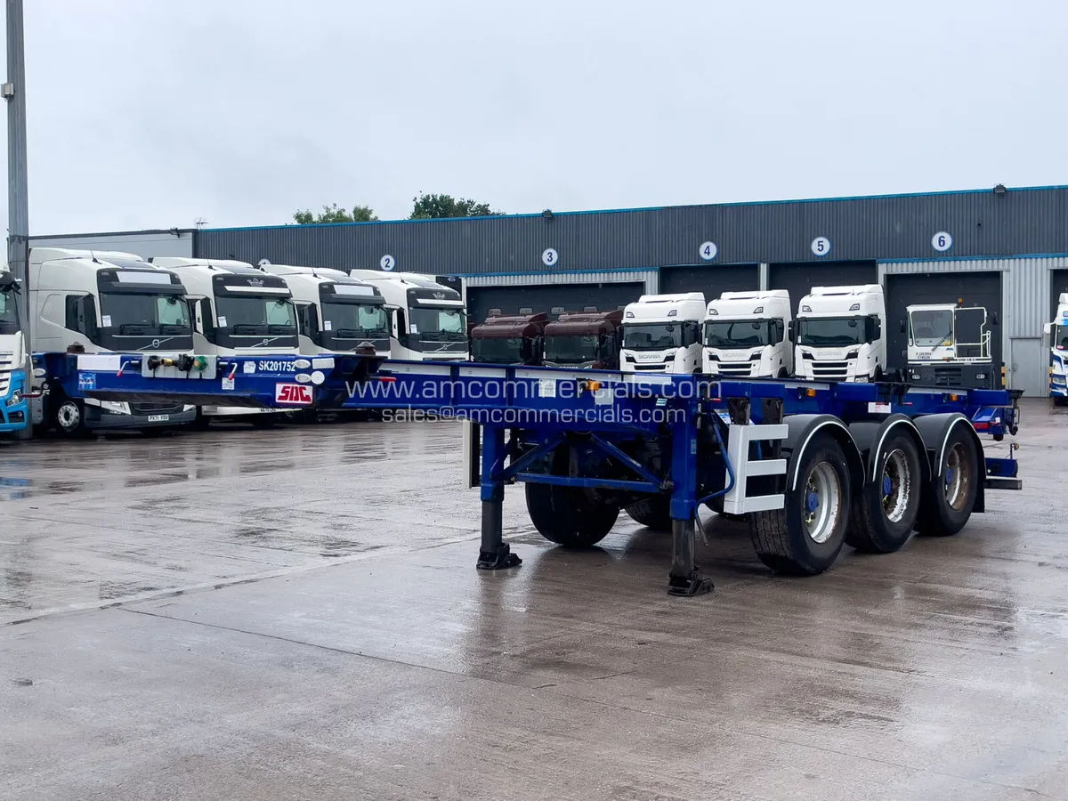 2017 SDC SLIDING SKELETAL TRI AXLE TRAILER - Image 3