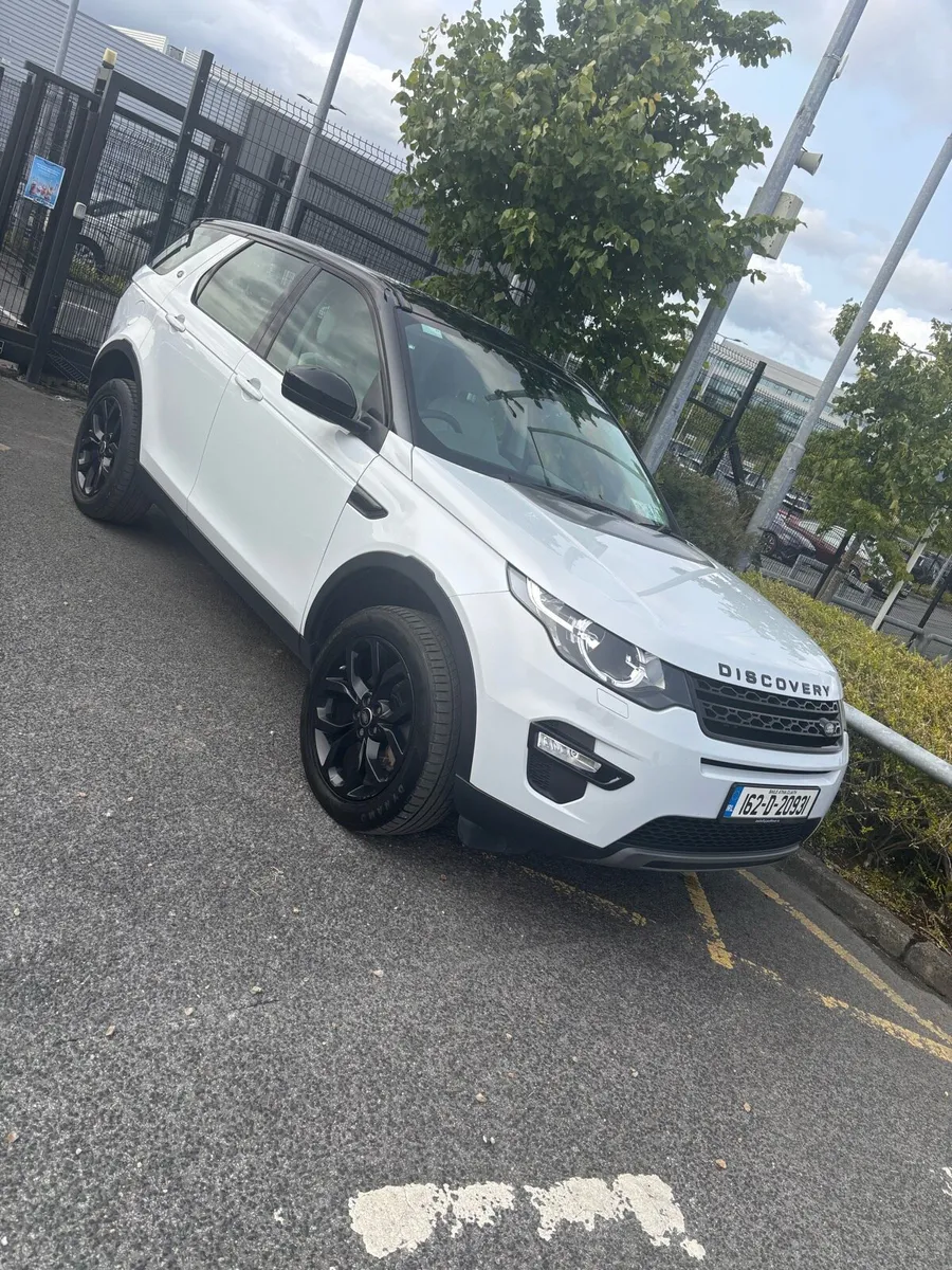Disco Sport Low Miles 7 seats - Image 1
