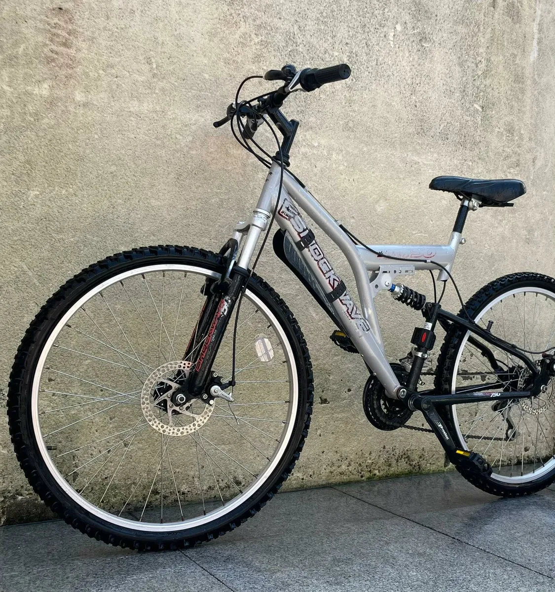 Duel suspension disk brakes bicycle - Image 2