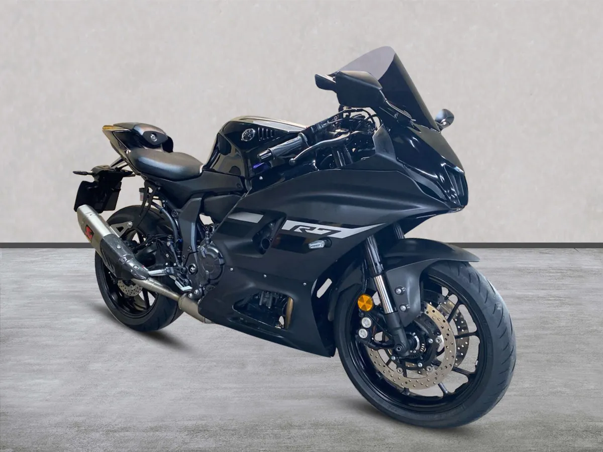 YAMAHA R7 (24MY) with Akrapovic Exhaust, NI Reg - Image 3