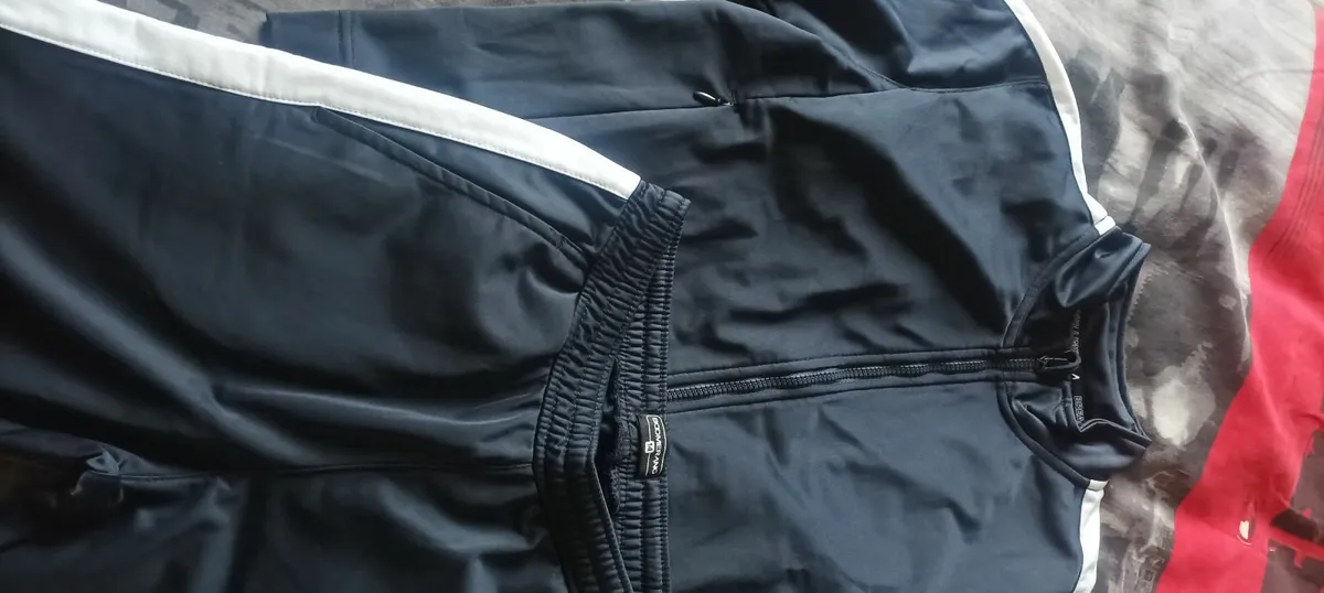 Tracksuit for boys Brand NEW - Image 3