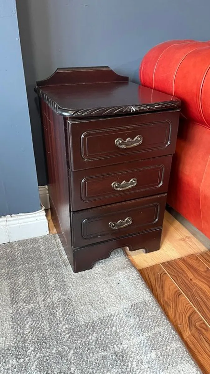 Solid mahogany lockers x 2 - Image 1