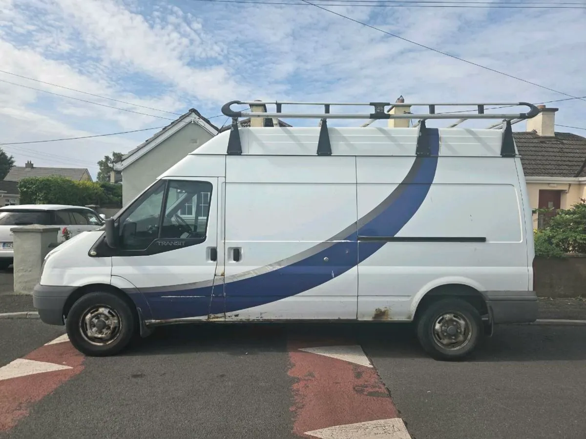 Van - Image 2