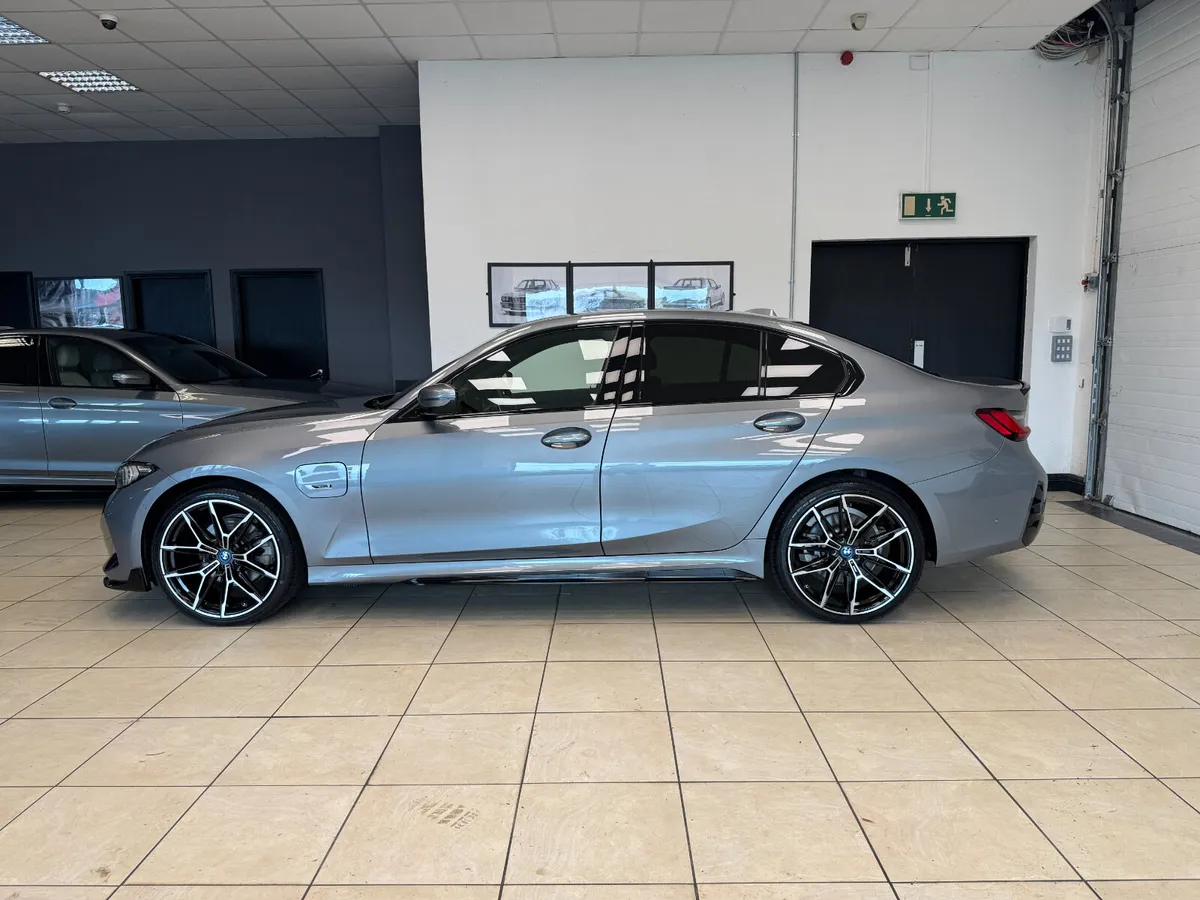 BMW 330E MSPORT - Image 4