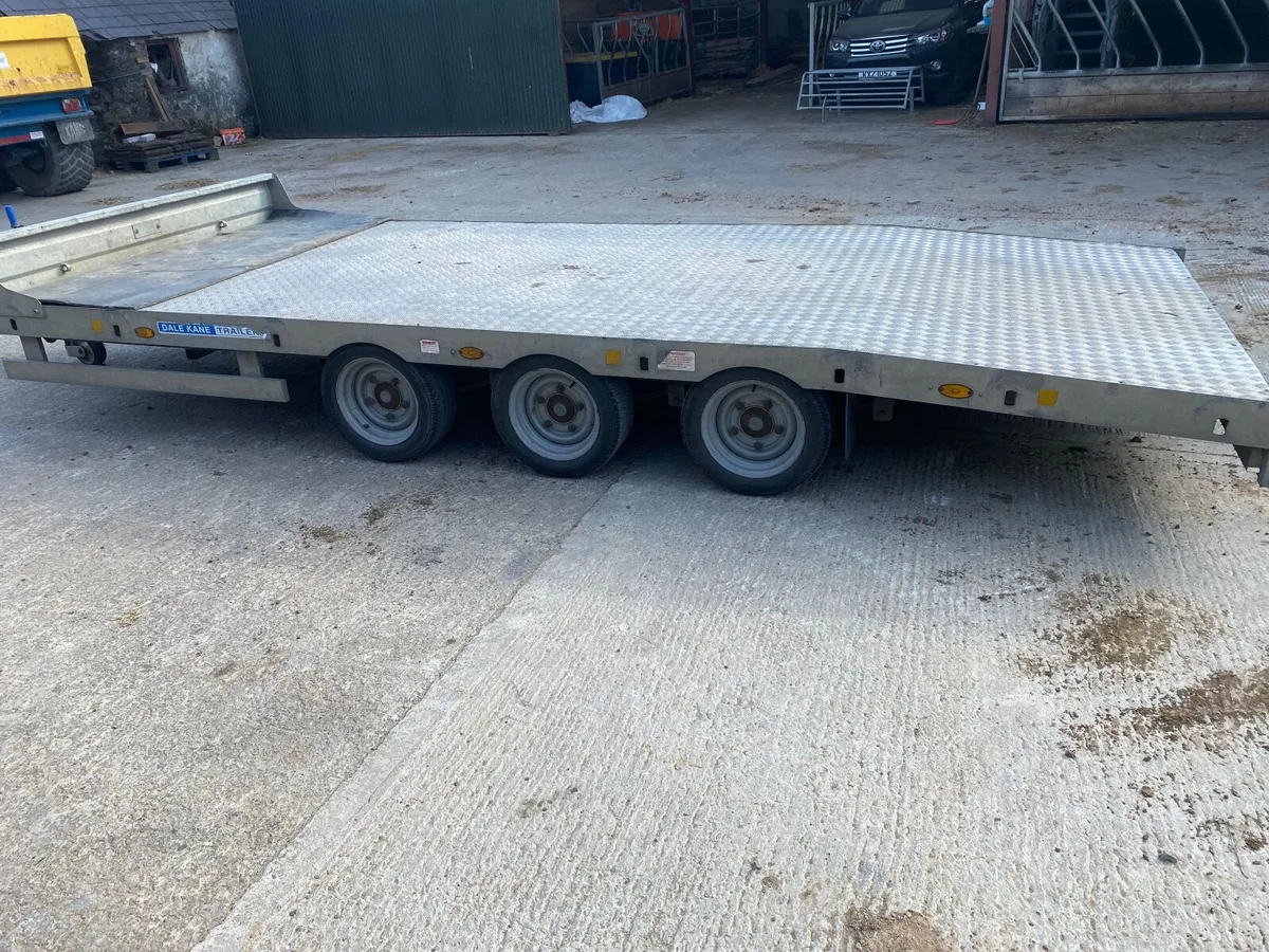 Trailer - Image 1